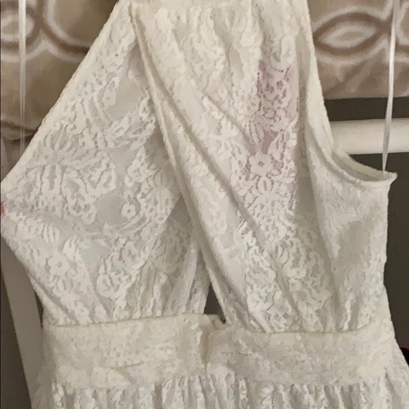 White lace dress - Picture 3 of 4